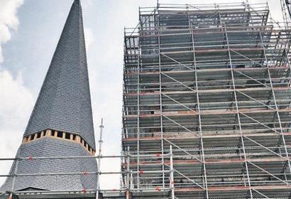 Peter Müller, partie intégrante de la reconstruction du clocher de l’église de Ciney